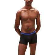 Tommy Hilfiger Herrenunterwäsche, schwarze Boxershorts mit blauem Bund Tommy Hilfiger Logo