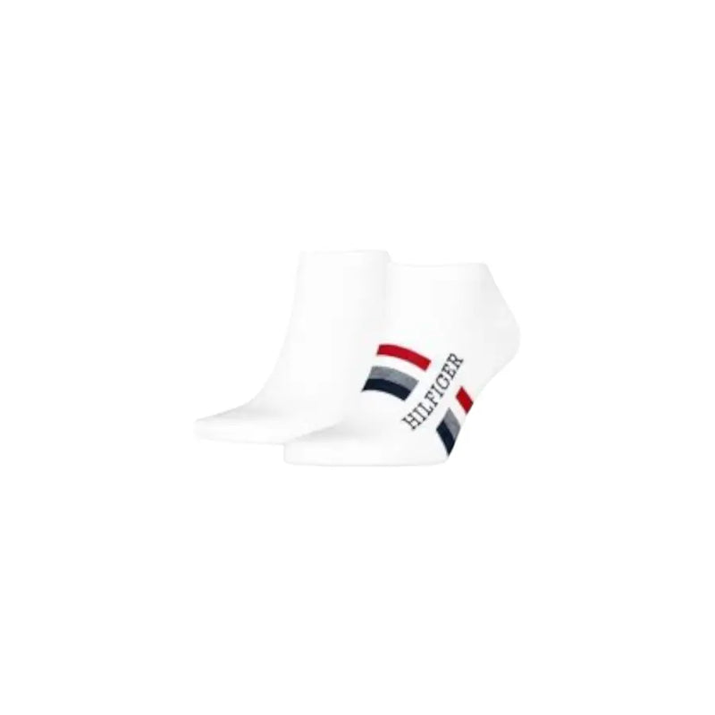Weiß Tommy Hilfiger Herren-Knöchelsocken mit einem rot-blau-grau gestreiften Logo an der Seite, zur Verwendung als Unterwäsche