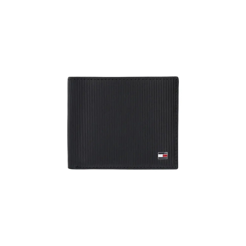 Tommy Hilfiger men wallet in black textured leather with small Tommy Hilfiger flag logo on lower right corner
