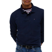 Tommy Hilfiger Langarm-Poloshirt aus Bio-Baumwolle für Herren in Marineblau mit Brustlogo, Vorderansicht
