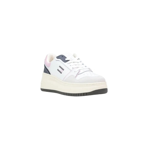 Tommy Hilfiger Weiße Damen-Plateau-Sneaker mit Wildlederschnürsenkeln, marineblauen und pinkfarbenen Akzenten, strukturiertem Obermaterial und Gummisohle