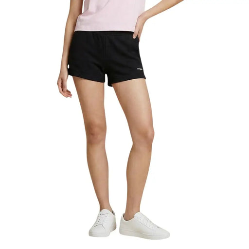 Tommy Hilfiger Schwarze Damen-Shorts aus Bio-Baumwolle mit weißem Logo am Bein