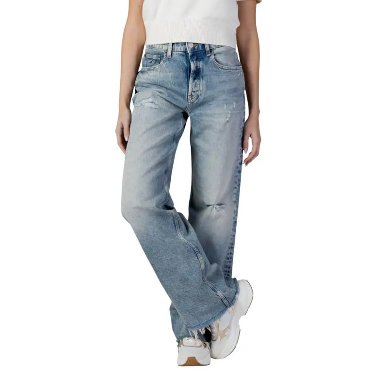 Tommy Hilfiger women’s blue light-wash organic cotton jeans with distressed ripped design and frayed hems
