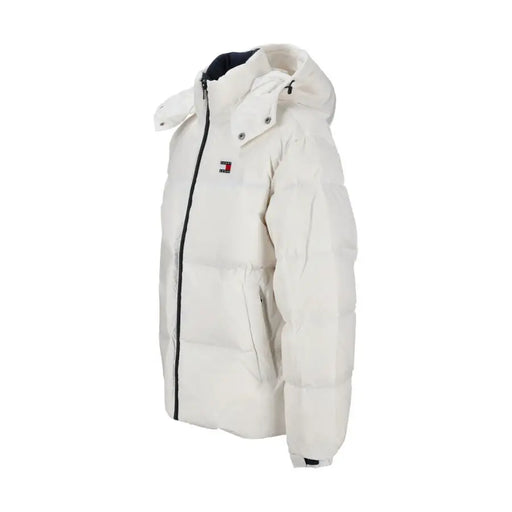 Tommy hilfiger white puffer jacket with hood and logo.