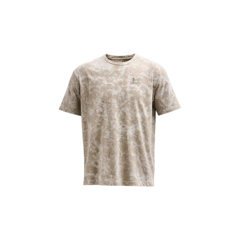 Under armour men beige regular fit t shirt cotton blend with beige camouflage pattern and subtle chest logo