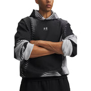 Under armour Schwarzer Herren-Fleece-Hoodie aus Baumwollmischgewebe mit Wellenmuster an Ärmeln, Kapuzenfutter und unterem Rumpf
