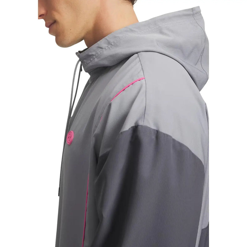 Under armour graue Herren-Kapuzenjacke aus Polyester mit strukturiertem Stoff und leuchtend pinkfarbenen Kontrastnähten entlang der Nähte
