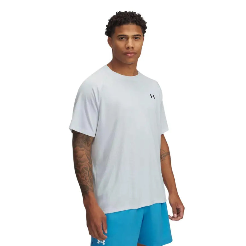 Under Armour men t shirt grey polyester short sleeve with small black logo on the chest front side