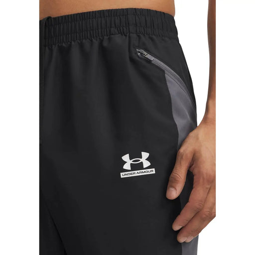 Under Armour men trousers black athletic shorts with gray side panel and zipper pocket for secure storage