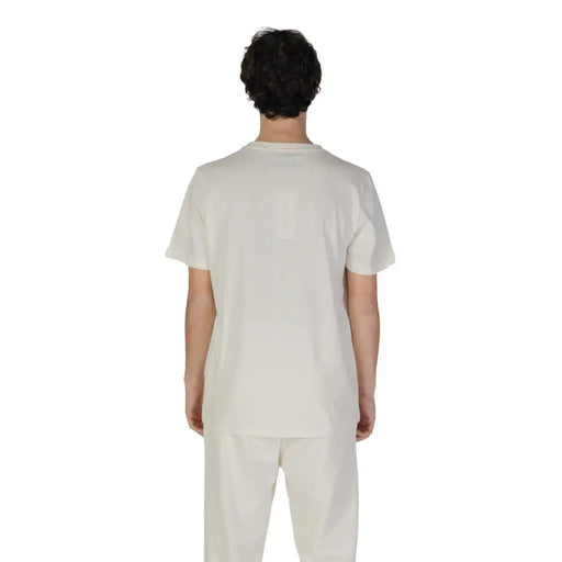 Light beige short-sleeved cotton T-shirt and matching trousers from Underclub Men