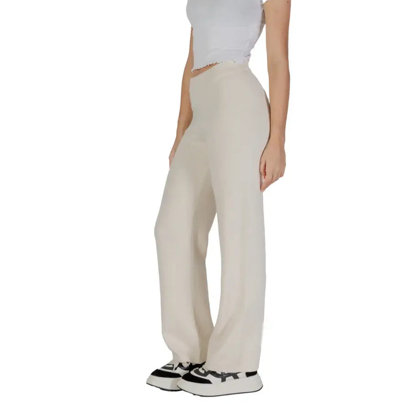 Vero moda women white viscose blend cream-colored high-waisted wide-leg trousers with smooth flowing fabric fall winter
