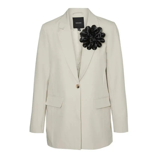 Vero moda women’s beige cream-colored blazer with button front pockets and black satin flower brooch on left lapel