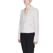 Vero Moda women’s grey marl blazer with tailored fit off-white fabric and subtle sheen featuring button closure