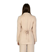 Vero moda women’s pink blazer with lapel collar and front pockets featuring a beige belted tailored fit and subtle texture