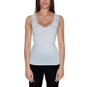 Vero moda women’s plain white v-neck crop top with white lace trim made of soft fabric for casual wear