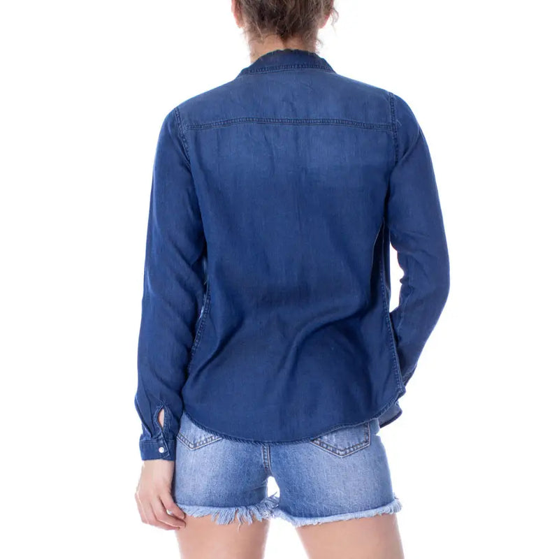 Vila Blue long-sleeve denim shirt with front pockets and classic collar