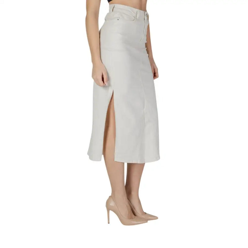 A high-waisted light gray denim midi skirt with front slit and button closure from Vila Clothes beige cotton blend collection