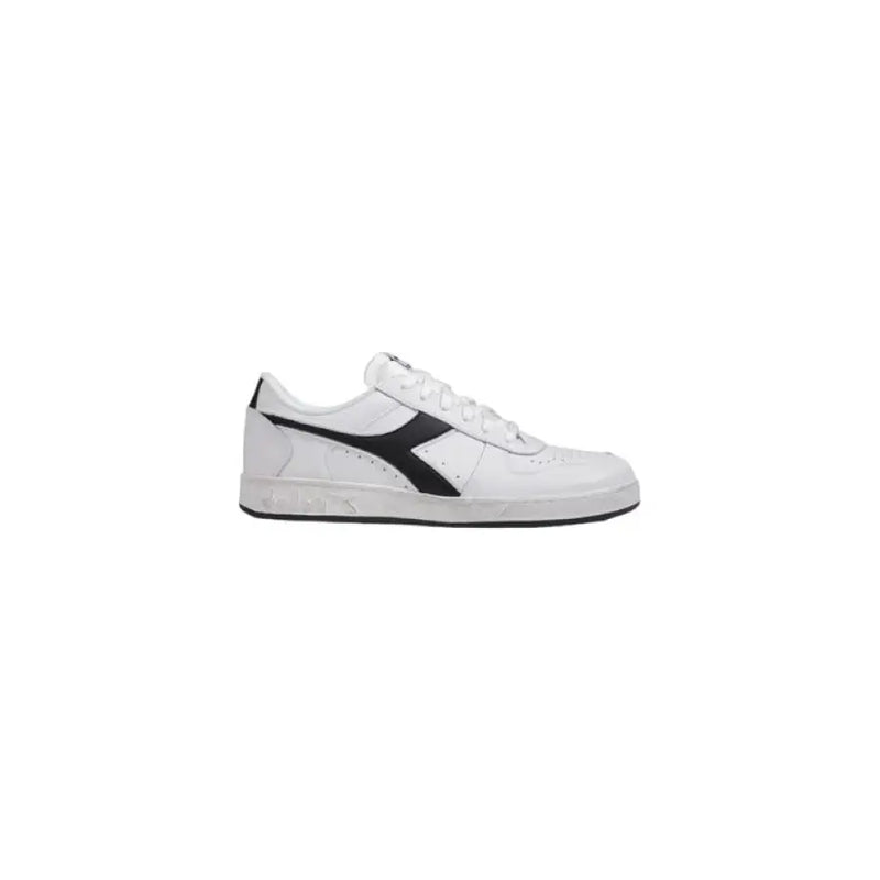 White leather sneaker with black accents from Diadora, Men’s Size 3