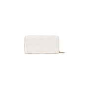 White quilted zippered wallet displayed for sale showcasing elegant design and craftsmanship