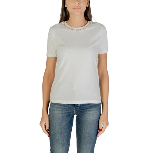 White short-sleeved cotton T-shirt with embellished round neckline for women