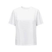 White short-sleeved T-shirt displayed with ripped black jeans for women’s casual wear