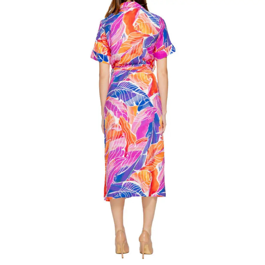 Vila Clothes: Woman in Colorful Urban Dress - Trendy Fashion for Modern Women