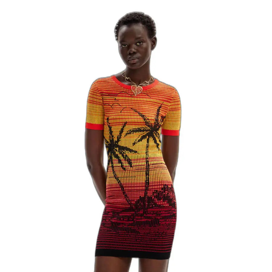 Urban style: Desigual Women Dress with short sleeves and palm tree design