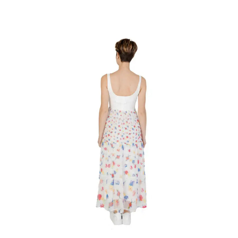 Urban style clothing: Woman in a white floral Desigual dress - Desigual Women Dress