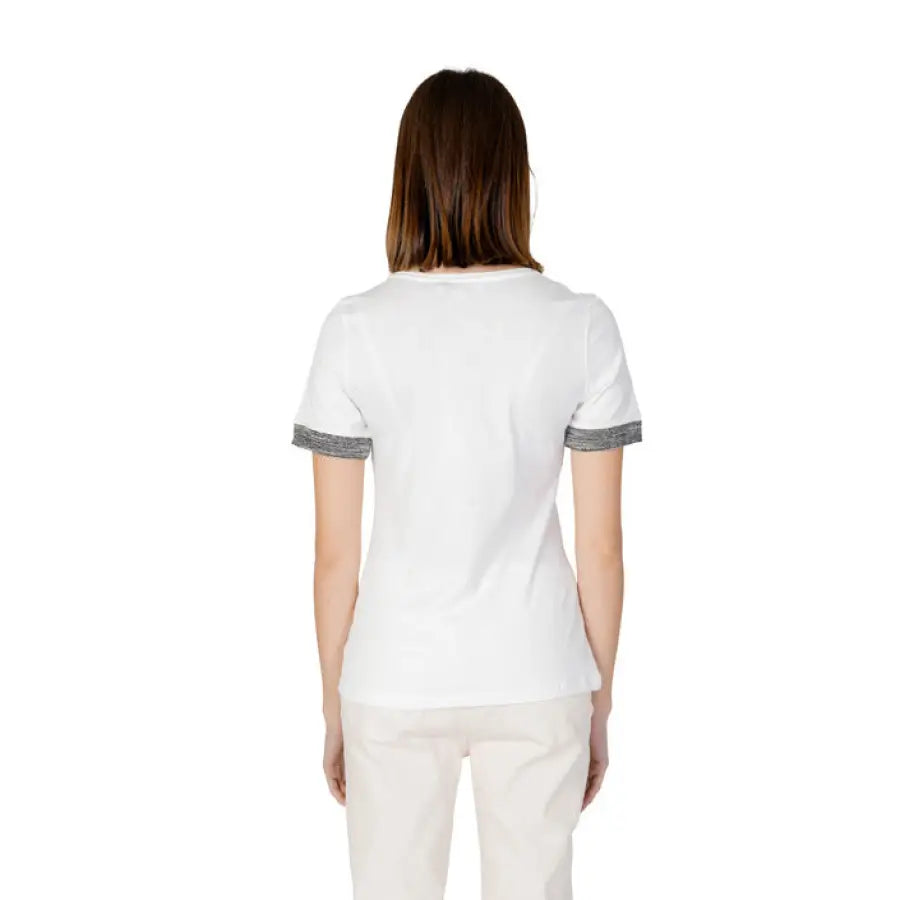 Women in white Toi Morgan T-Shirt and pants, featuring Morgan De Toi Women T-Shirt
