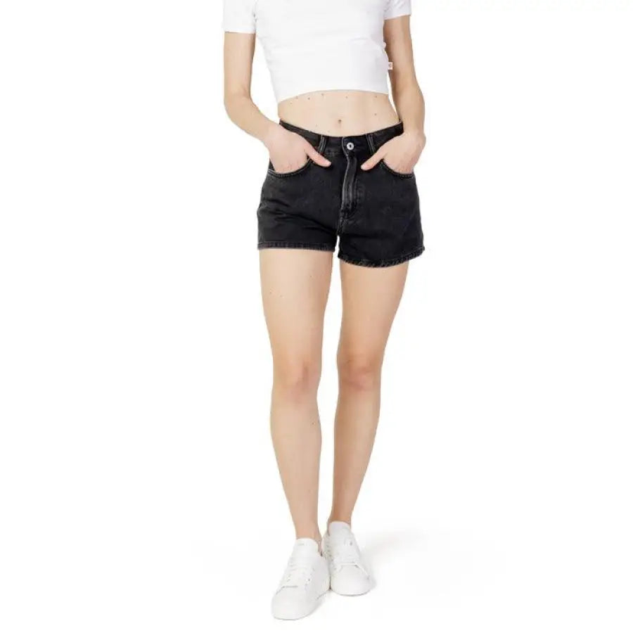 Pepe Jeans - Women Short - black / w25 - Clothing Shorts