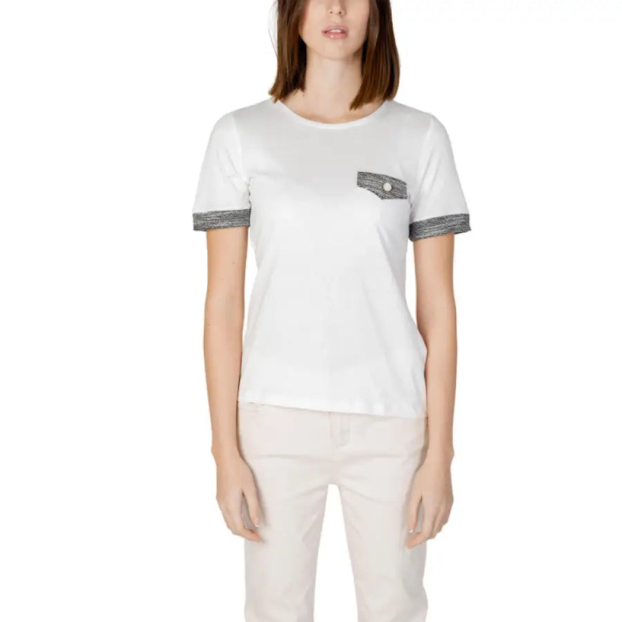 Woman wearing Morgan De Toi women t-shirt with black and white print