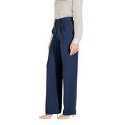 Full-length navy blue polyester trousers with pleats and pockets for women in fall winter fashion