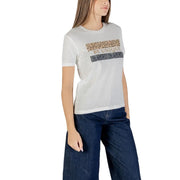 Woman wearing white organic cotton T-shirt with BE UNIQUE graphic and dark blue wide-leg jeans