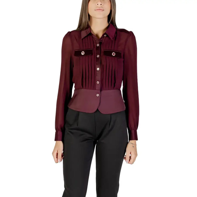 Women’s long-sleeved burgundy pleated blouse with velvet patch pockets from Morgan De Toi