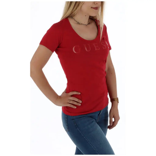 Women’s red short-sleeve cotton T-shirt with GUESS embossed on the chest for spring summer fashion