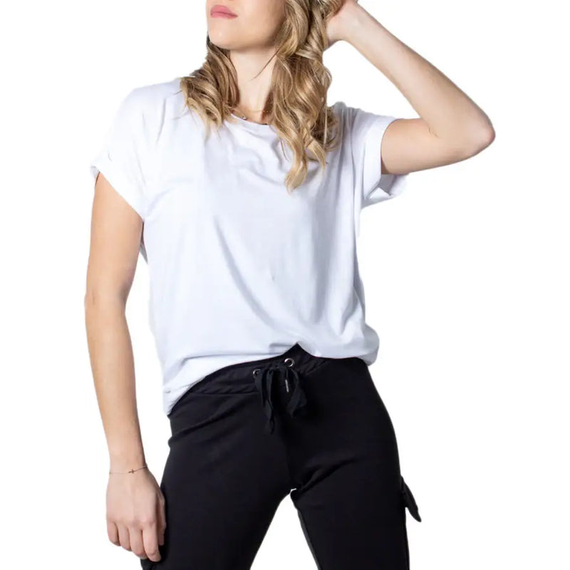 Women’s white short sleeve viscose blend t-shirt with loose fit and slightly rolled-up sleeves
