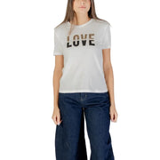 Women’s white organic cotton round neck T-shirt with LOVE graphic for fall winter fashion