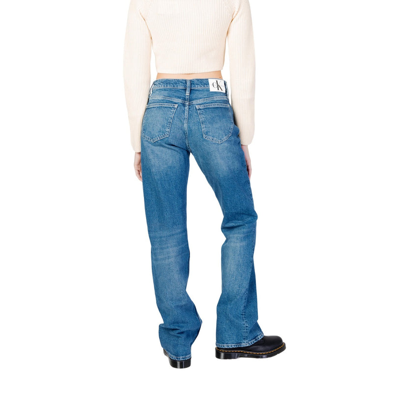 Jean bleu Calvin Klein pour femme avec effet usé